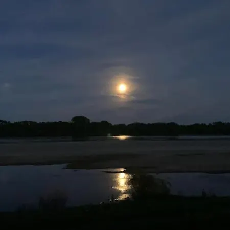 Au Temps Suspendu-les Rogeries Casa de Férias Moze-sur-Louet